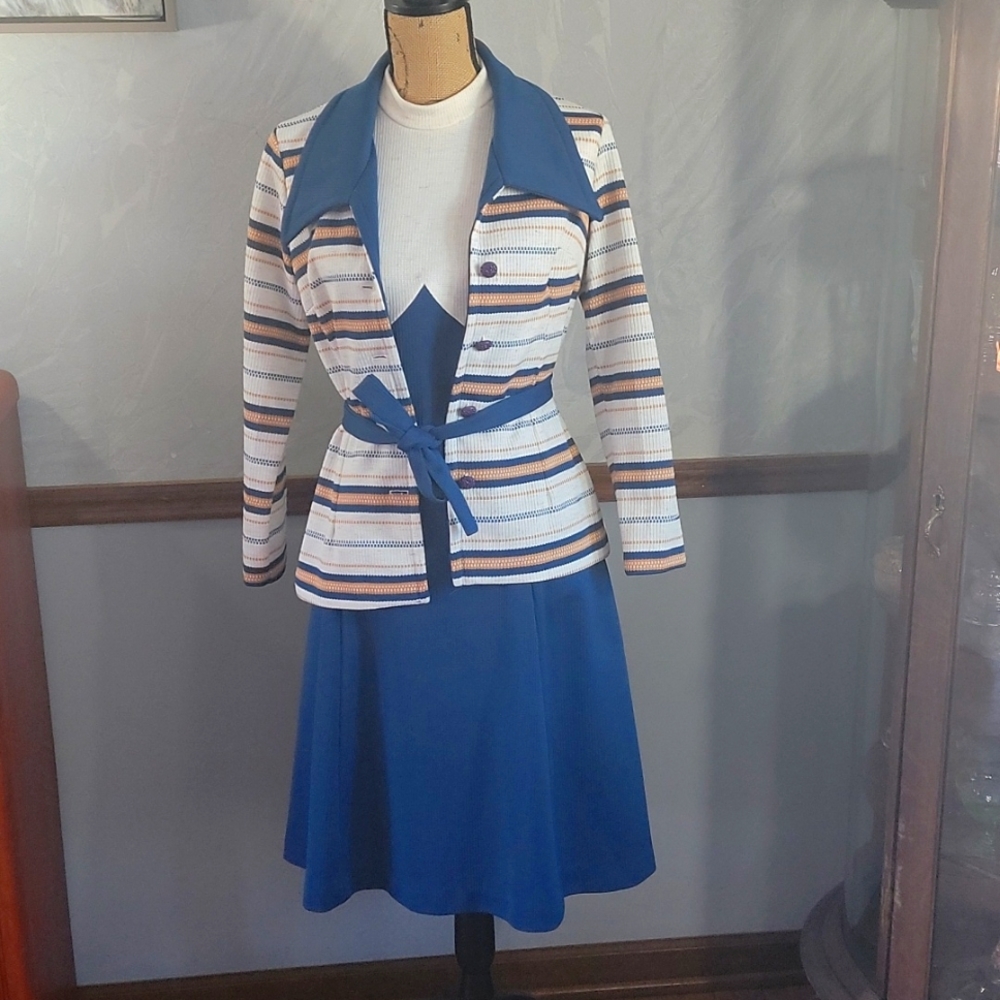 Vintage handmade small chest 34 inch waist 29inch. Dress knee length and…